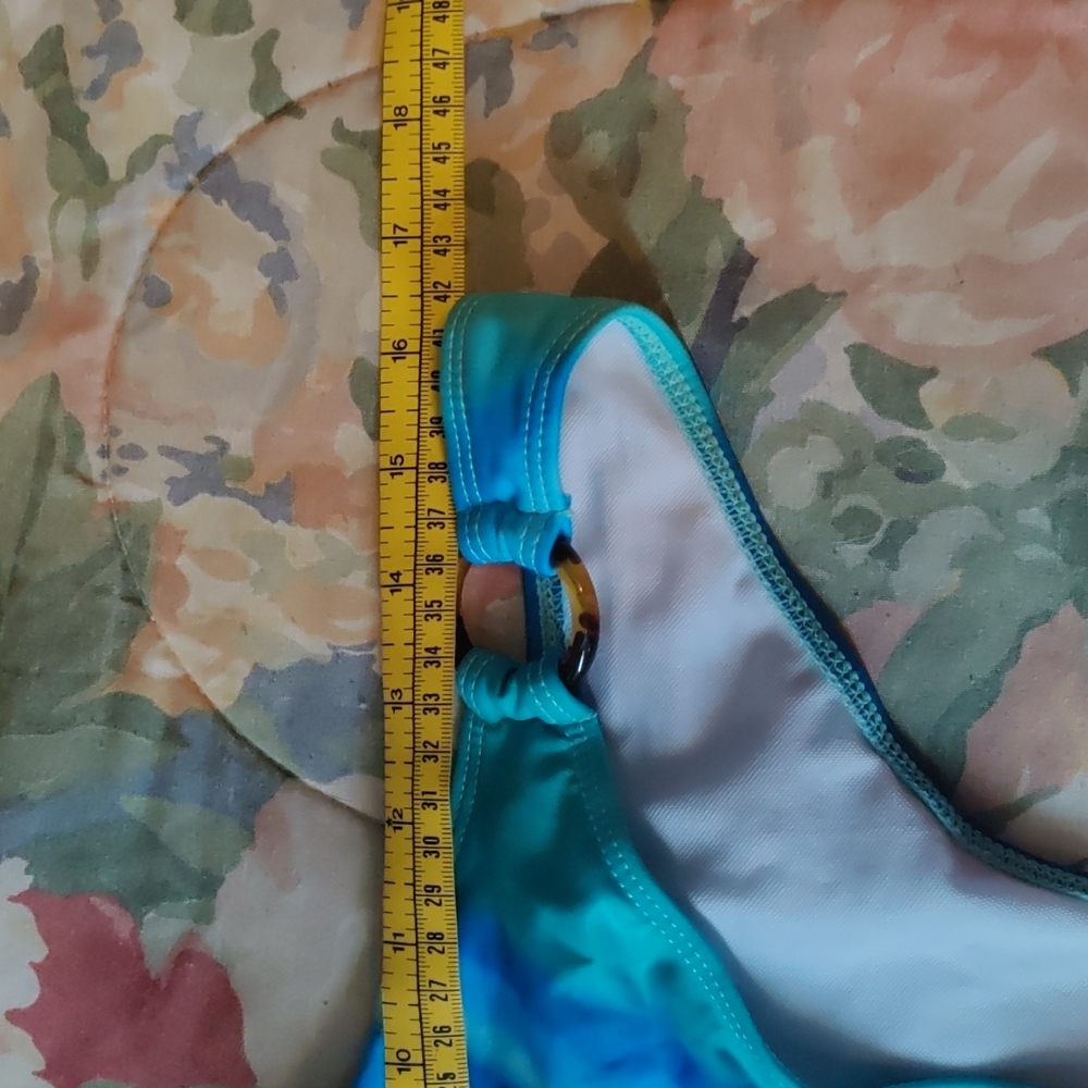Ultra sexy and revealing swim size large with cover up - Picture 5 of 14